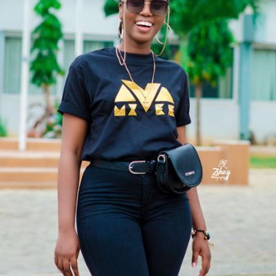 Humaida52798379's profile picture. @mzveegh all the way!!!...i stan her❤..tip tip toe😘