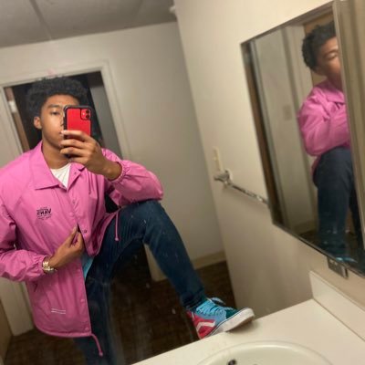 I could make your Monday’s even better like the weekend ✨ 21 and from Jersey 🤙🏾🔮