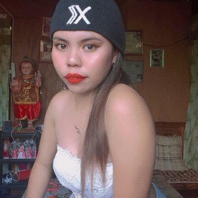 Behind every bad bitch is a sweet girl who got tired of everyones bullshit🌹