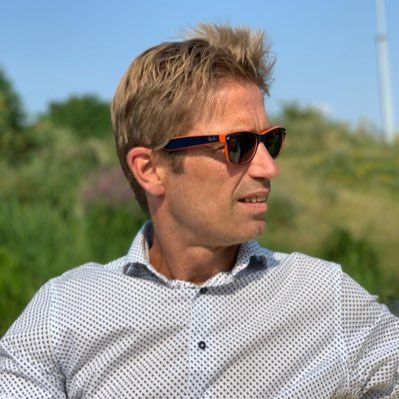 ✴️ Tweets en blogs meestal serieus | #Assessments #mobiliteit #HR #recruitment #outplacement | Bevlogen niet gelogen | #hetnieuwewerven ✴️