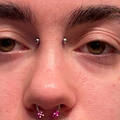 sskeletoon's profile picture. (they/them)