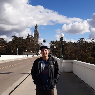 diberrios's profile picture. Más retuits que tuits. Ocupo twitter para leer noticias.