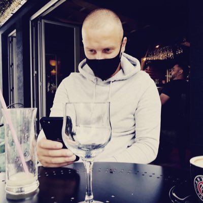 zuti_crnov's profile picture. 