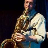 Physicist studying disordered/out of equilibrium condensed matter systems, and computational physics. Saxophone player.