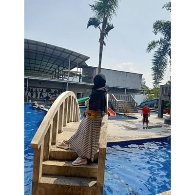 Airant5's profile picture. Fall in love with someone who deserves your heart according to Allah's Laws, not someone who plays with it according to their desires.