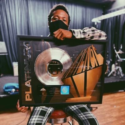 Welcome to the #GoldMoufGang! Fanpage for @Lute_West9 We follow back.