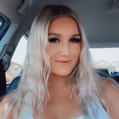 22 year old twitch affiliate 🦋 apex and warzone princess ⚡️