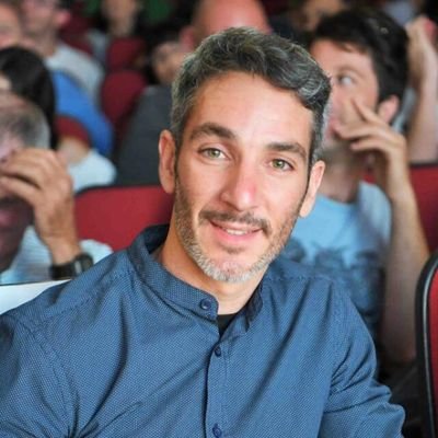 בארי. מחנך כל חיי. דודם של ליאל וינאי חצרוני, אחיין של אביה ואיילה חצרוני ז''ל.
ב-7.10 הבנתי - זה עליי לתקן. אני קמתי. @kumu_il