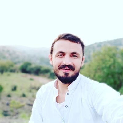 اے لاونگینہ ، ٹوپک دے کیگدہ زندگی ڈیرہ دہ حسینہ
(خدایی ، وطن ، امن ، مینہ ، او ژوند )