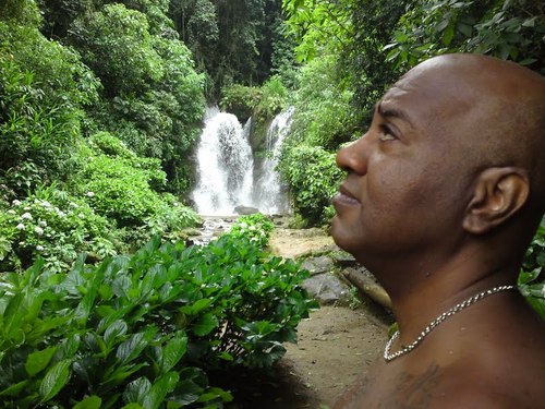 wavadecarvalho's profile picture. Eu sou históriador diretor de teatro e, cinema estou buscando parcerias culturais e profissionais.