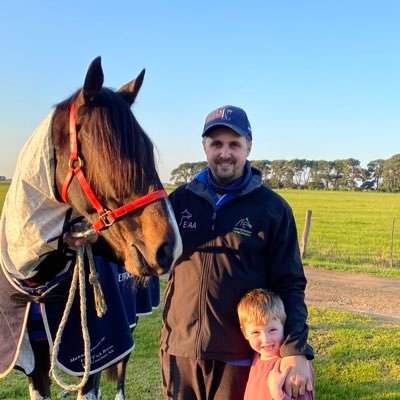 Warrnambool Group 1 winning Trainer with an exciting and growing team! Call 0409807762 to get involved. 4x https://t.co/PxhKRTVbh1 Friday hairline trivia winner