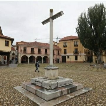 Intentando que la sociedad recupere el sentido común.
Y las virtudes tradicionales: honradez, sinceridad, bondad, justicia....