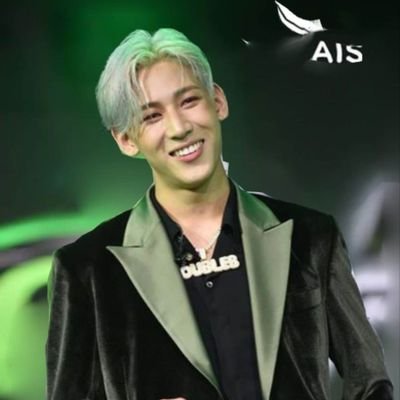 JSFcAeGkFq6QR1N's profile picture. 😀😀😀😀