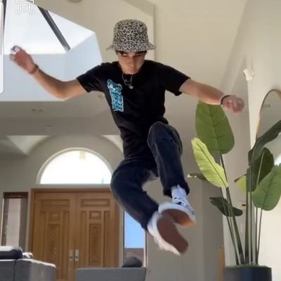 kiocyrrrrr's profile picture. ~baka~      kiocyr pronounce it   right pls:)โก     kio is my inspiration #kiocyr @kio_cyr๐โค