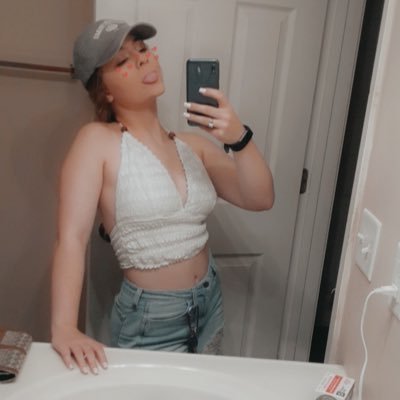 SarahTh23779842's profile picture. 