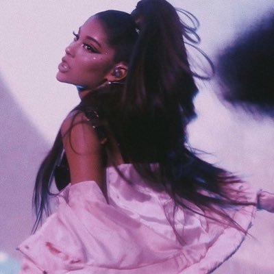 HoldMeBiebs_'s profile picture. We're here to catch each other when we fall.🌹