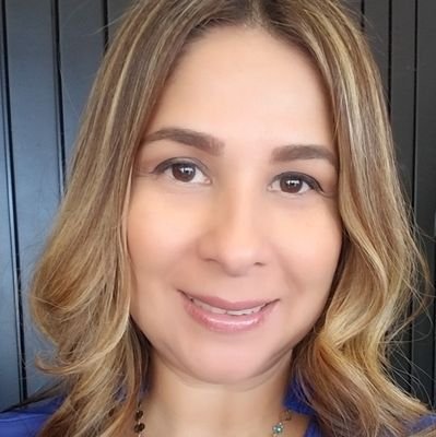 Periodista, Mami de Maria Daniella y Miranda Lucía. Venezolana hasta los tuetanos. Con Dios y la Virgen siempre!