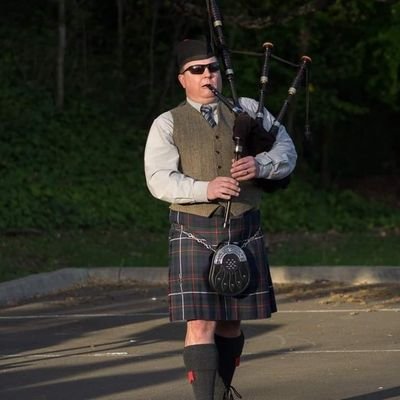 Engineer, skeptic, homebrewer, bagpiper, geek