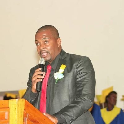 JusteBenel's profile picture. Journaliste, Économiste et Spécialiste en Développement