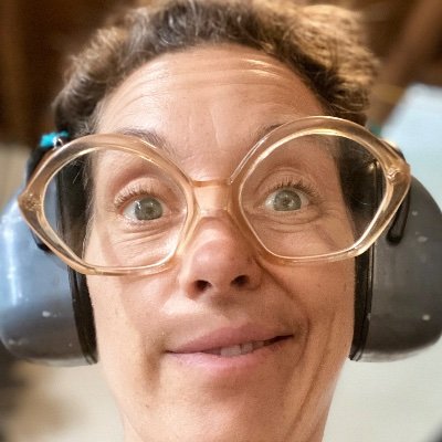 Where we go to get fed, giggle and get gooder.
Emergent family spontanéiste.
On YouTube DownStreamDinette