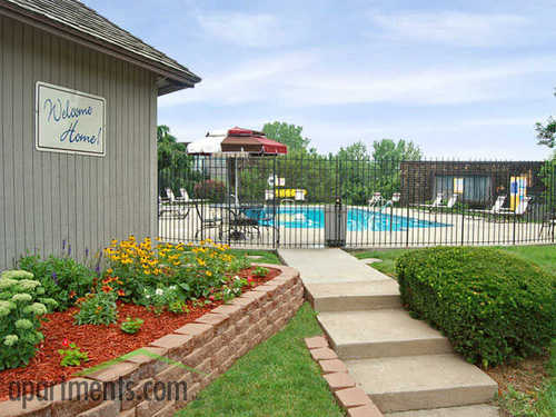 stoneoak1's profile picture. Stone Oak Apartments choose from a variety of living spaces designed to meet your every need. Close to transportation, shopping, and great entertainment.