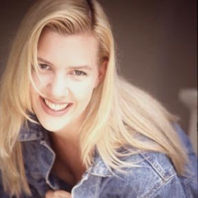Entertainment Writer. Artist. Comedy luver.
Masters in Psychology, and Political Science.
Passionate about Humanity... and the Power of Thought*