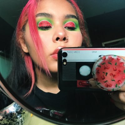 wthellshell's profile picture. noice🐝 she/her