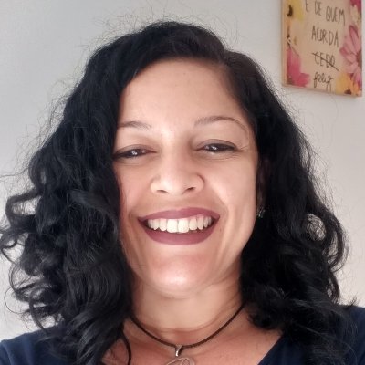 beatriceborges's profile picture. 25 anos de experiência em turismo e educação.
Curadora de conteúdos para eventos, cursos e pessoas.
Aqui tem um ser político, não se engane.