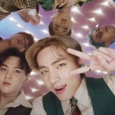 xThisLightIHold's profile picture. 𝙸'𝚖 𝚝𝚑𝚎 𝚘𝚗𝚎 𝙸 𝚜𝚑𝚘𝚞𝚕𝚍 𝚕𝚘𝚟𝚎 💜 @nfrealmusic & @BTS_twt 😍✌🏻 REALMUSIC // IRISHARMY