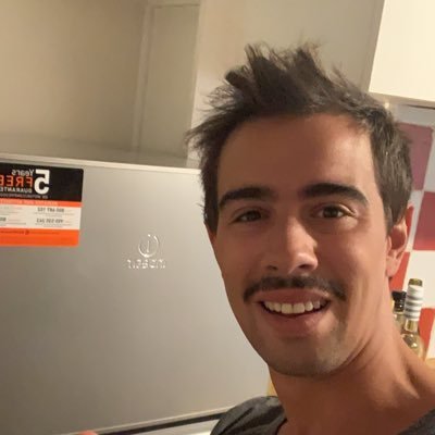 Captain_Gne's profile picture. Les copains d’abord. L’humour avant tout.