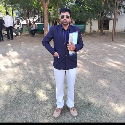 कुछ फैसले भाग्य के भरोसे भी होते हैं ।जीवन में कड़ी मेहनत करते रहे ।फल देना भगवान की मर्जी पर छोड़ दो ।सत्य परेशान हो सकता है, पराजित नहीं ।।