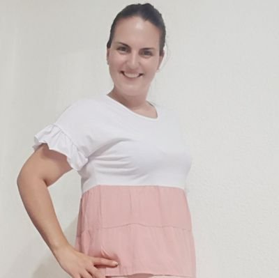 Periodista y Publicista por @UCAM.
Guía acompañante. 
Buscando #empleo de #periodista #comunicacion #marketing. 
¡Sonriéle a la vida!