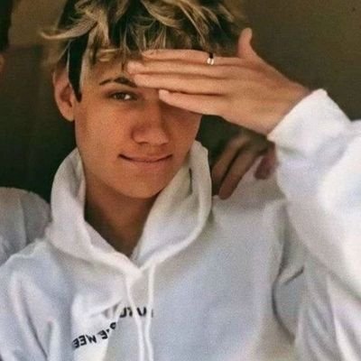 rockstarjxdn_'s profile picture. i KnoW kArAtE iN 6 DifFerENt lAnGuAgEs-J.H
✨STREAM TONIGHT ✨
   🔮LOVE LEADS TO CHANGE🔮
| #blacklivesmatter