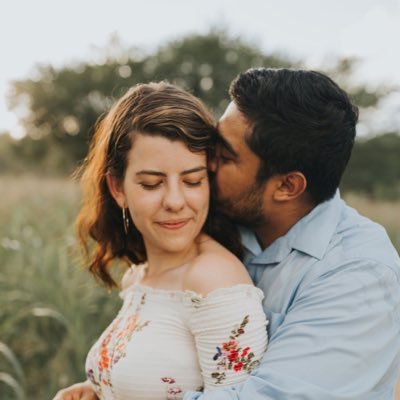 EAVz1992's profile picture. 