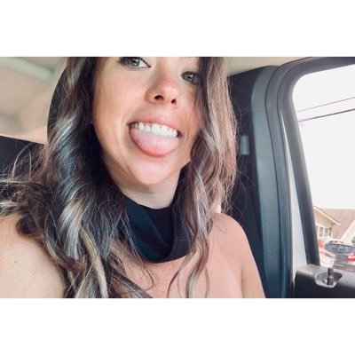 maddiedev23's profile picture. sláinte