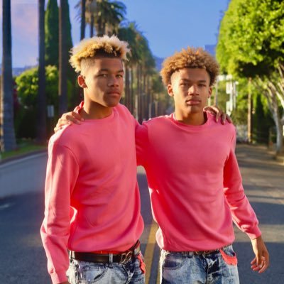 Y’all already know it’s the VoiceTwins 🌟🎤
All of you guys have a blessed day 💕🥴