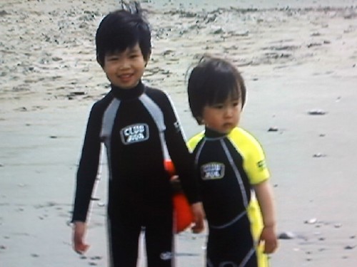 SURF,SURF,SURF
サーフィン愛好家です。
７月１日、男ばっか三兄弟の父になりました。
それとこそっと旅が好き。