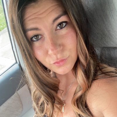 hollynicole89's profile picture. 