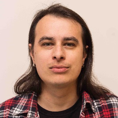 Desenvolvedor de Software, motociclista e amante de uma boa música.
