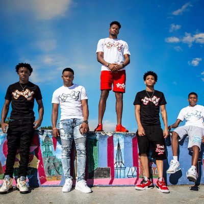 'What goes on in this house, stays in this house'🤐
The hottest 🔥 🔥 premium fashion #WeGotNext
Tag Your Photos #FamilyBizness
Hit the website 👇🏾