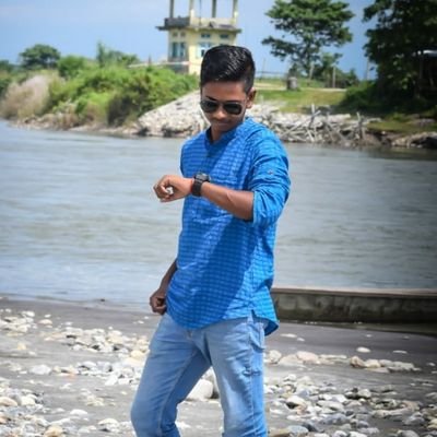 BornToSingYt1's profile picture. 