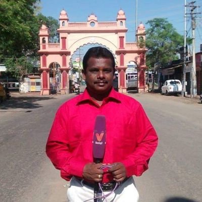 Vendhar TV reporter