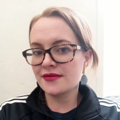 Kornatis's profile picture. Afortunadamente estoy lejos de ser normal