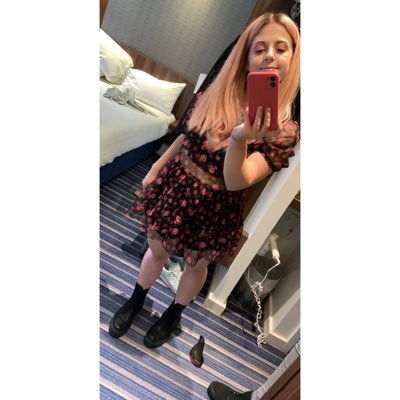 follow my singing insta (my singsta if u will) daniellewielandmusicx