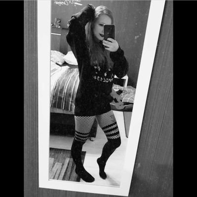 Binging series, playing videogames and listening to metal.🤘🏻My holy trinity.🎮
•
PSN: lisa_352
Insta: psychosocial_fandigo_