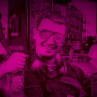 LoquoPJ's profile picture. Mediocentro leñero y trotón. Dueño y señor de la falta táctica.
Usé placaje al abismo, tan confuso que me herí a mí mismo. Estoy en @loop_gr.