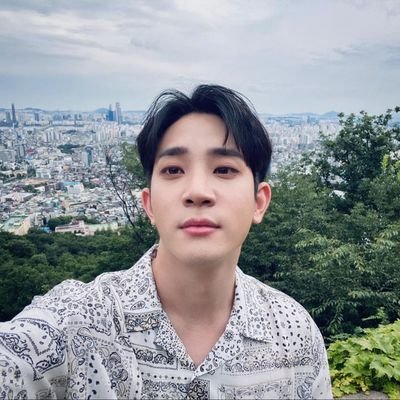 — first pics account for the talented Park Dojoon from The Rose ♡ @therosesound