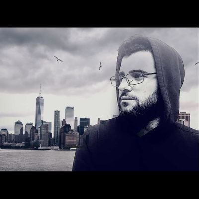 deadcaptainn's profile picture. soğuk şehrin soğuk adamı.