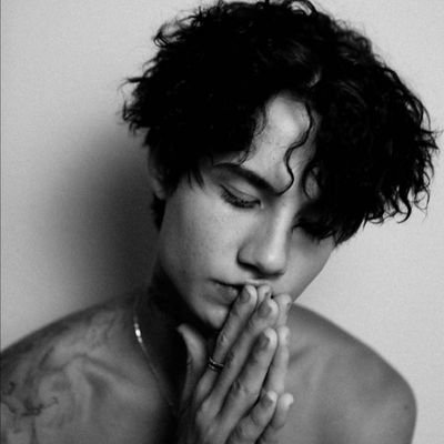 milahossler's profile picture. ʀᴏᴄᴋsᴛᴀʀs ɴᴇᴠᴇʀ ᴅɪᴇ ☻︎