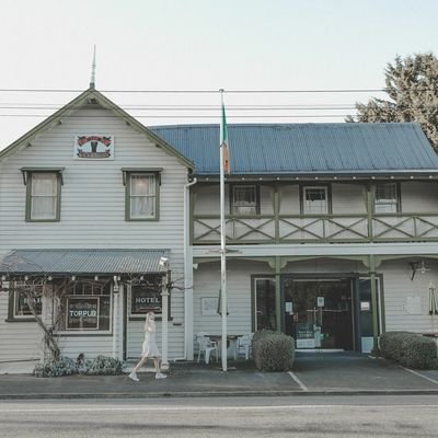 Great local pub, with a excellent restaurant and old school accomodation